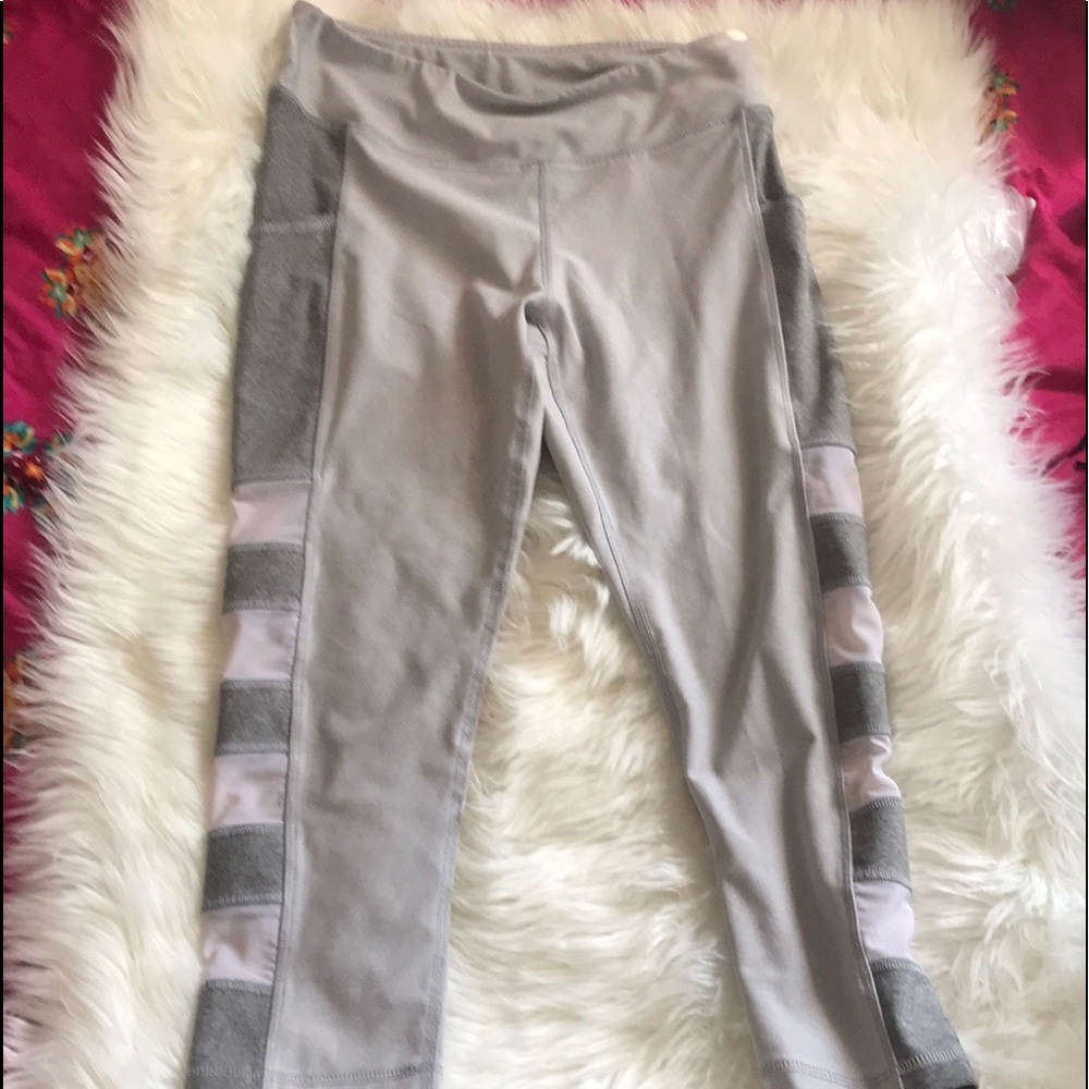 Gottex grey Capri leggings w/ mesh panels size M